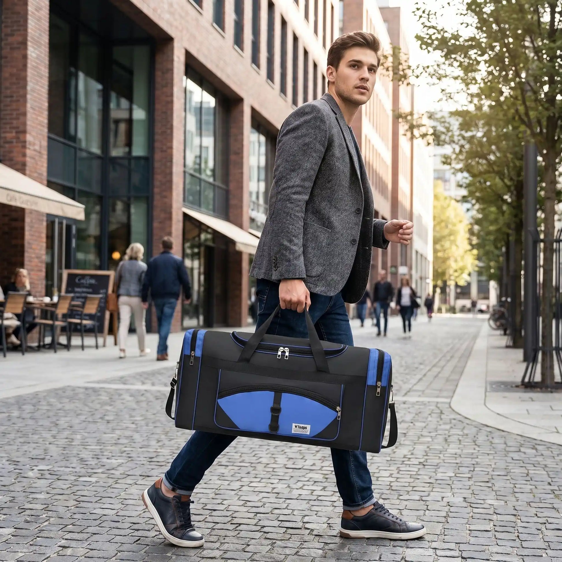 Homme avec sacs de voyage grande capacite polyvalent