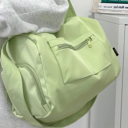 sac voyage vert en nylon resistant leger